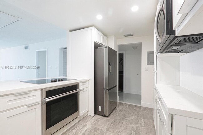 Building Photo - 6801 Indian Creek Dr