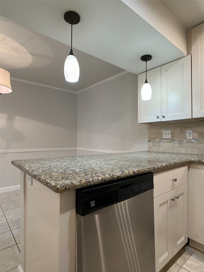 Building Photo - 1601 S Shepherd Dr