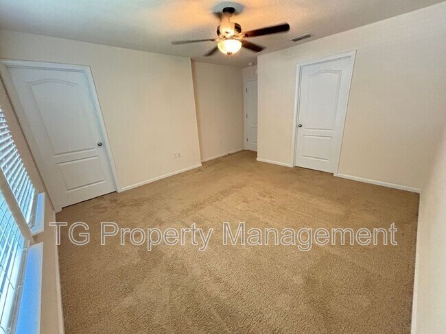 Building Photo - 24 Bush Pl