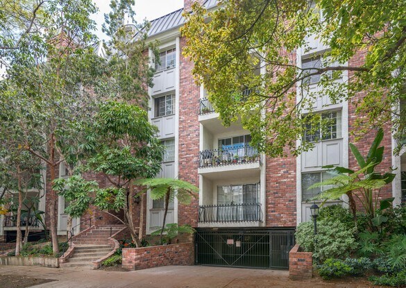 Primary Photo - 1375 Kelton Ave