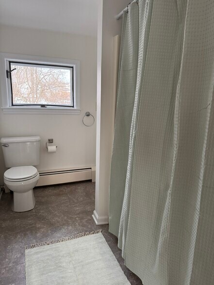 Building Photo - 75 Fostertown Rd