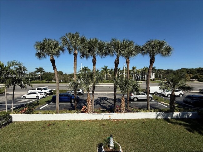 Building Photo - 8900 W Sample Rd