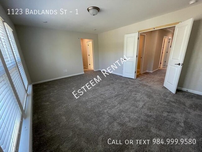 Building Photo - 1123 Badlands St