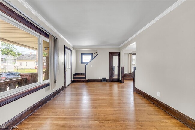 Building Photo - 6800 Kazimier Ave