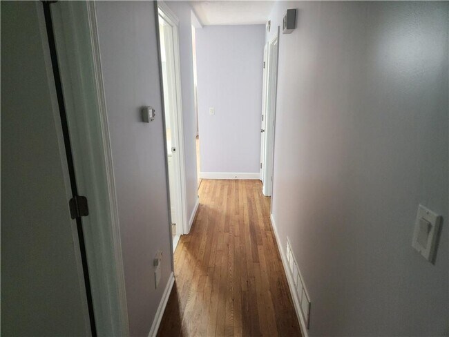 Building Photo - 2888 Mockingbird Cir