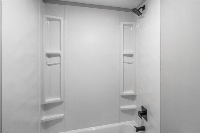 Building Photo - 2844 Nathan Ave