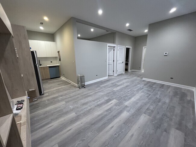 Building Photo - 5912 N Nashotah Ave