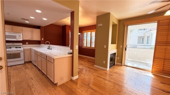 Building Photo - 2325 Windmill Pkwy