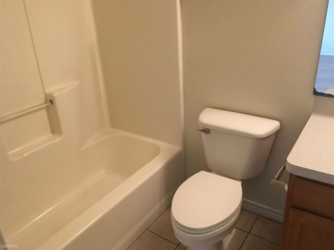 Building Photo - 3 br, 3 bath Duplex - 3612 Glenna Ct # 361...