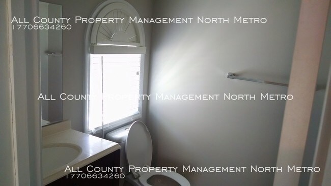 Building Photo - 4646 Pinecrest Dr