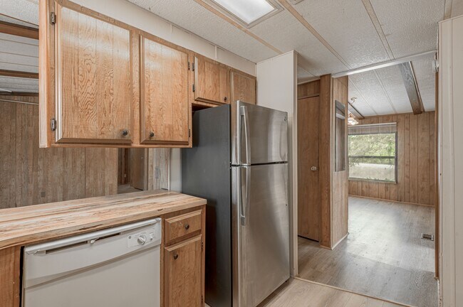 Building Photo - 30 Allen Rd