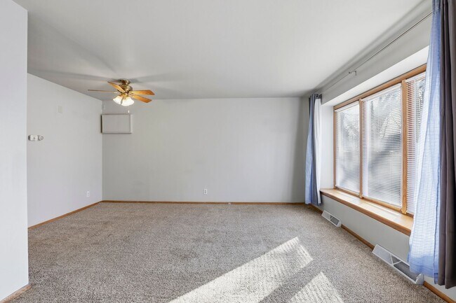 Building Photo - 846/848 Greenwood Court