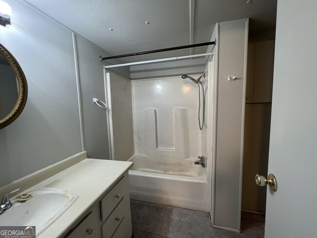 Building Photo - 2830 Greensboro Rd