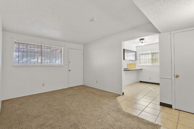 Building Photo - 5440 Viceroy Dr