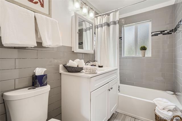 Building Photo - 4315 Newland St