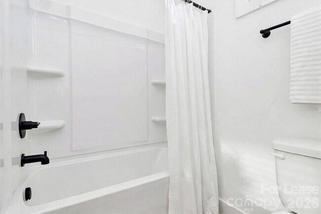 Building Photo - 1106 Ivan Dr