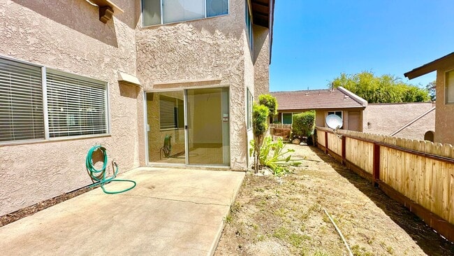 Building Photo - Lovely Downstairs, Entry Level Condo Unit with Garage and Private Yard Space in Downtown Fallbrook!