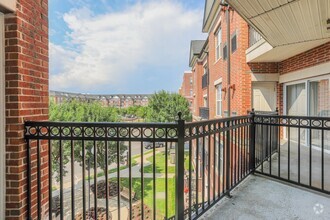 Building Photo - The Brownstones At Englewood South