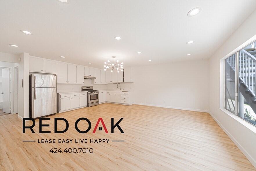 Building Photo - 4815 St Charles Pl