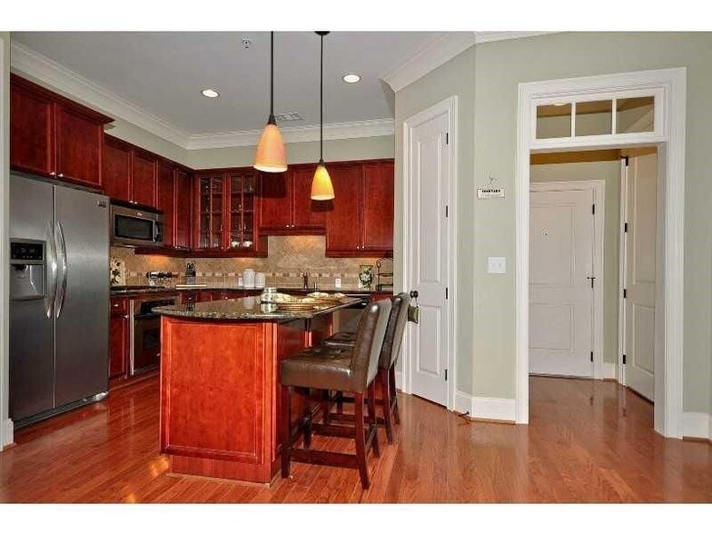 Building Photo - 3635 E Paces Cir