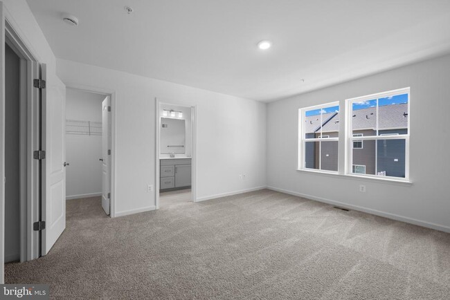 Building Photo - 8263 Longford Rd