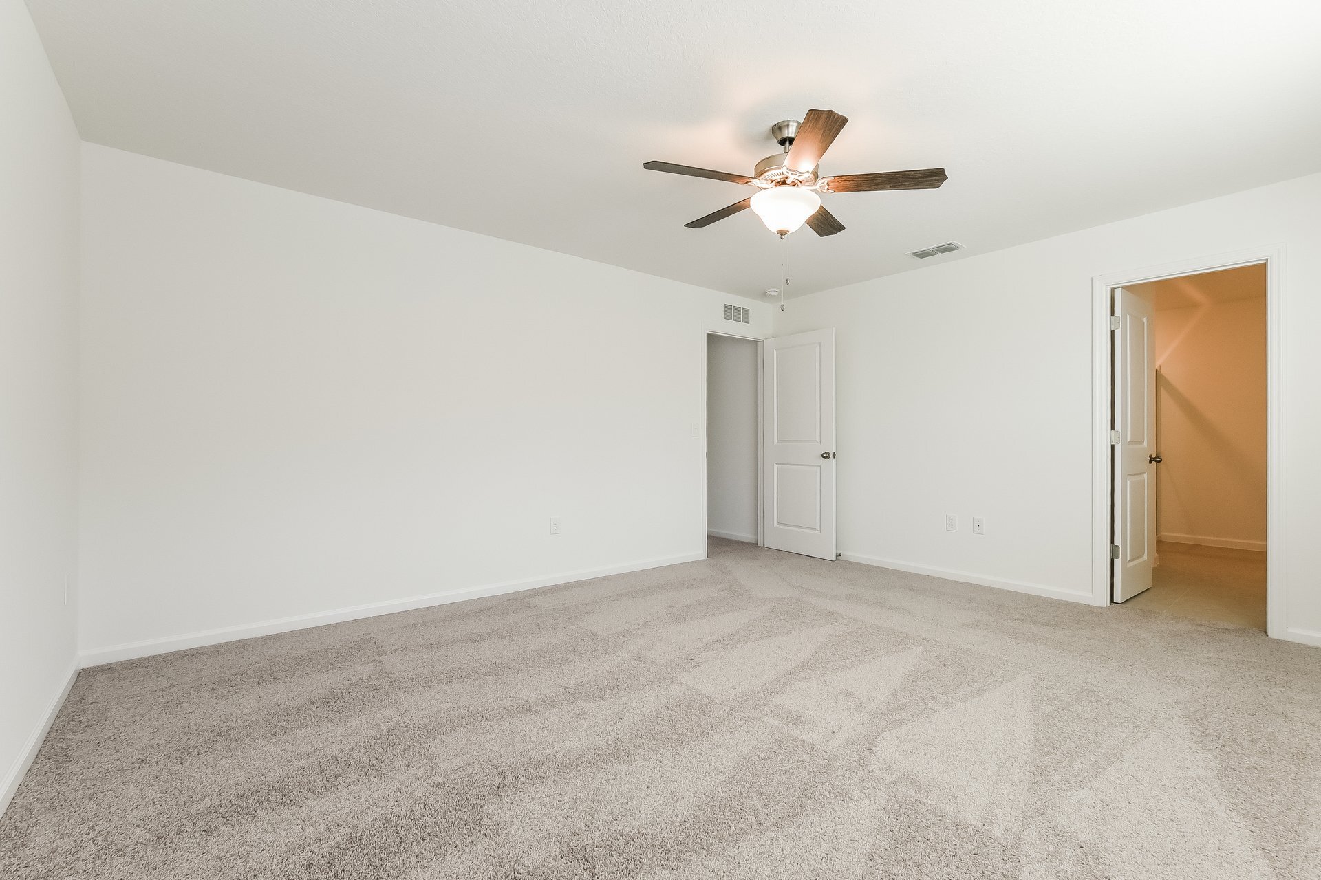 Building Photo - 2061 Hemingway Cir