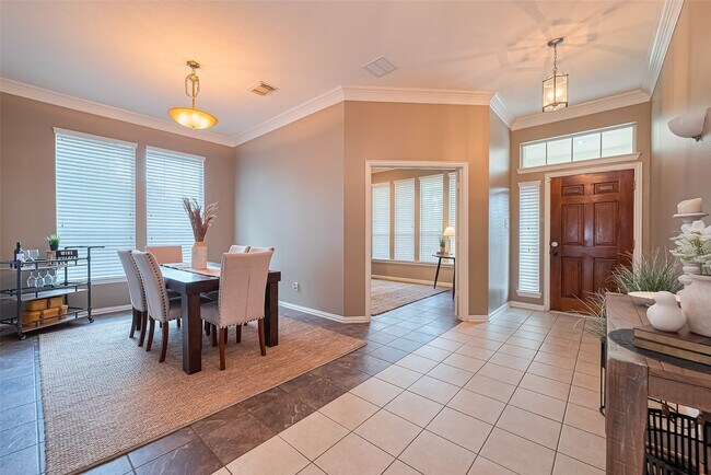 Building Photo - 2500 Amy Lee