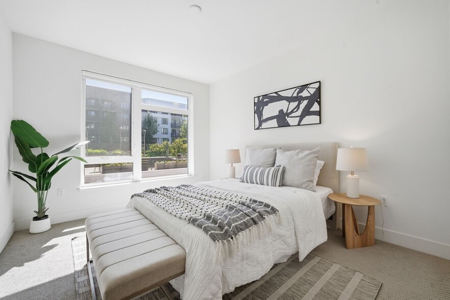 Building Photo - 3578 Rambla Pl