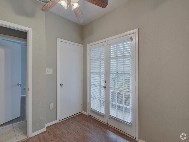 Building Photo - 2801 Rio Grande