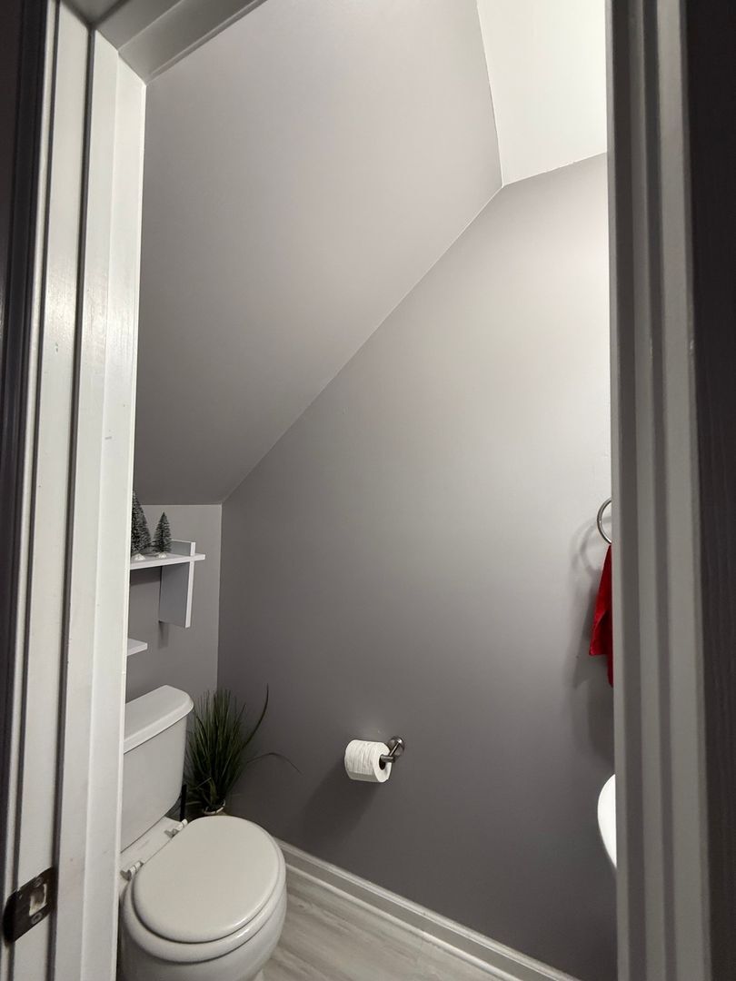 Building Photo - 161 Buchanan Ln