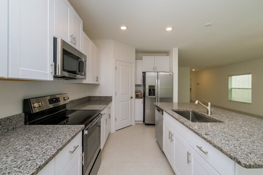 Building Photo - 7310 Spring Snowflake Ave