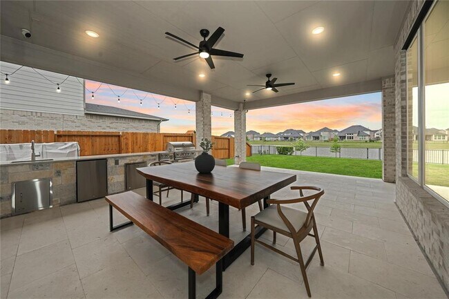 Building Photo - 413 Stratus View Ct