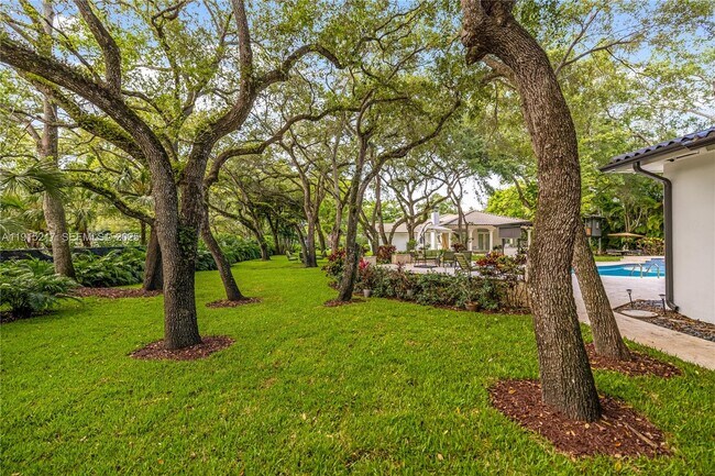 Building Photo - 8941 SW 65th Ct