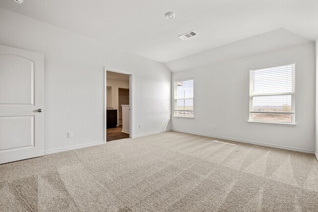 Building Photo - Spacious 4BR Home with HUGE Private Backyard in Homestead Estates – Minutes from Austin