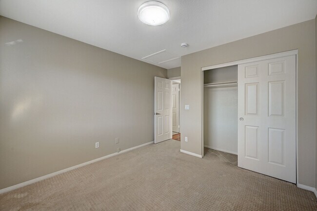 Building Photo - 1005 Prestige Meadows Pl