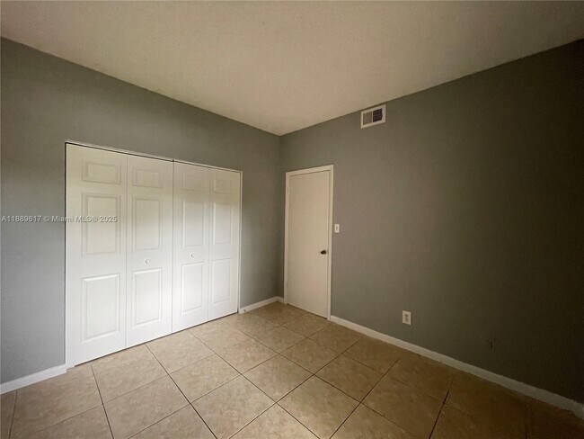 Building Photo - 840 Cypress Park Way