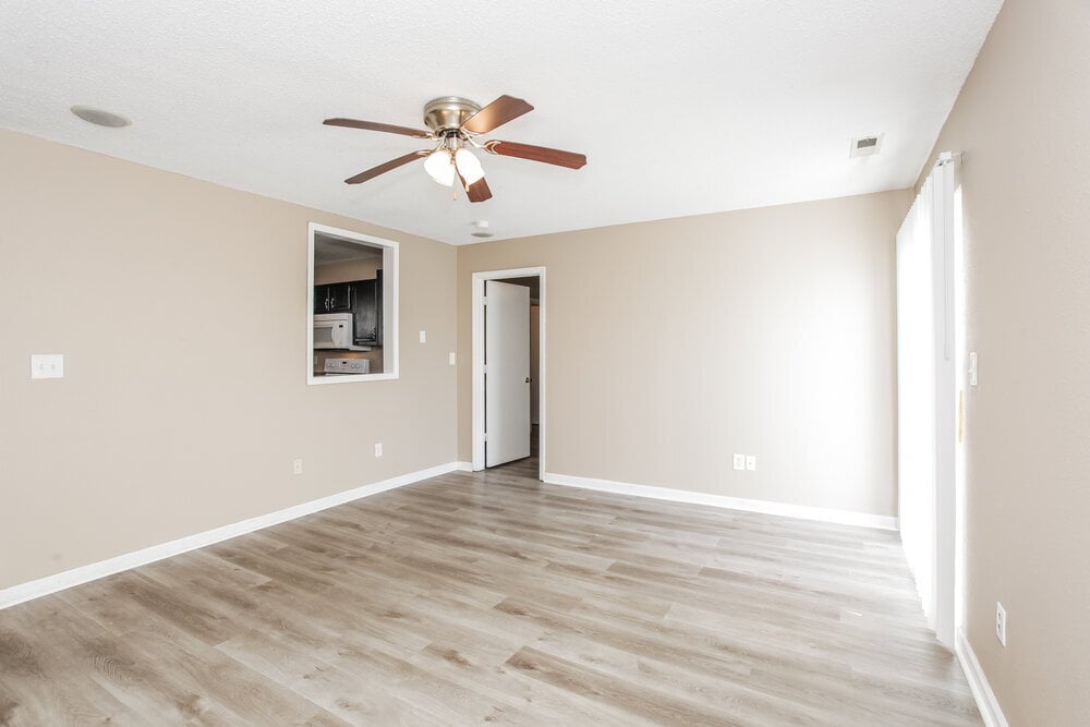 Building Photo - 7621 Blue Willow Dr