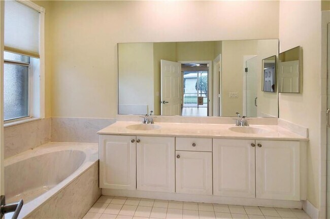 Building Photo - 5873 NW 120th Terrace