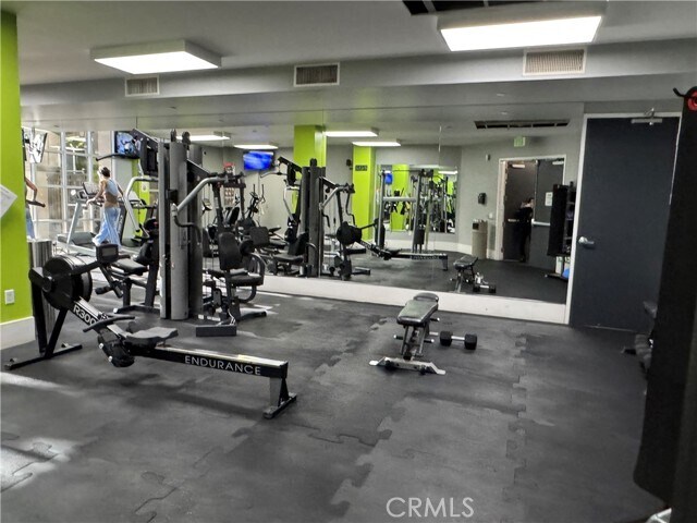 Building Photo - 2414 Scholarship