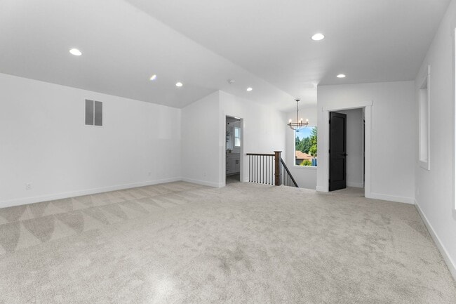 Building Photo - Steilacoom 3 Bedroom + Bonus Room