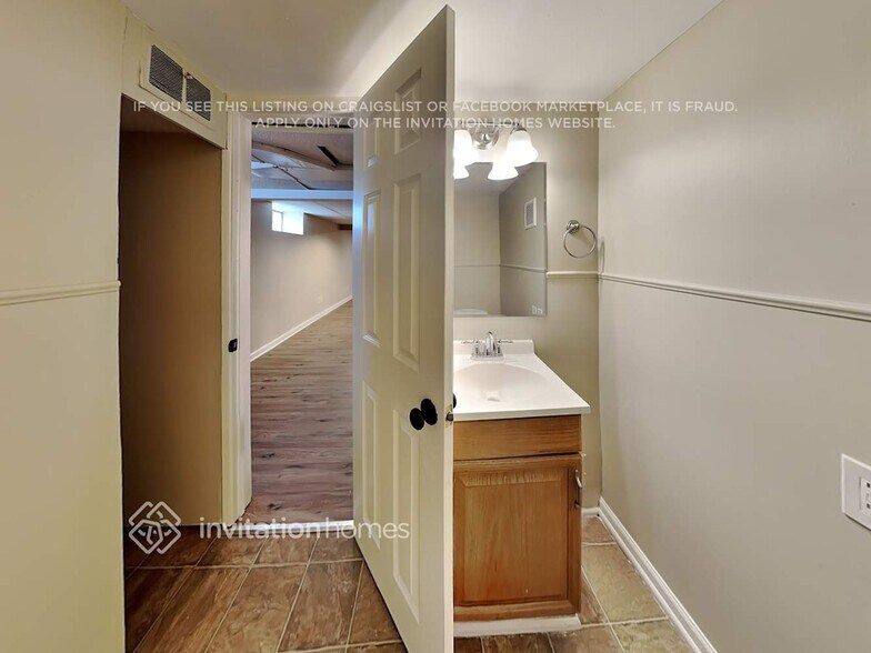 Building Photo - 5757 26th Ave S