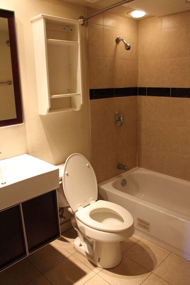 Building Photo - 108-W Eden at Avondale