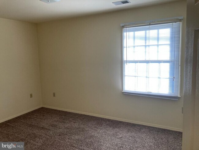 Building Photo - 534 Pangborn Blvd