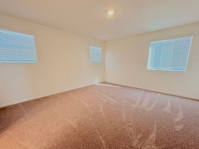 Building Photo - 2 WEEKS FREE RENT January Special - Beautiful 2 Story Home Ready To Be Home!