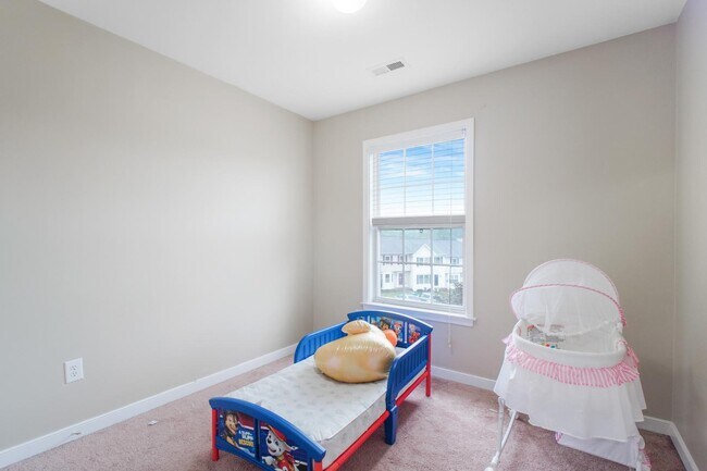 Building Photo - 405 Donelson Loop