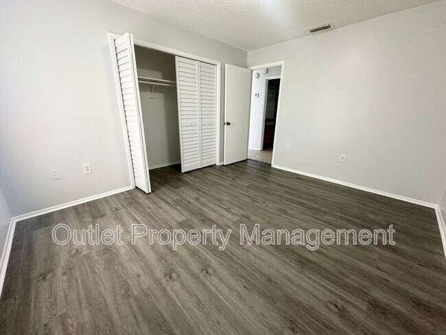 Building Photo - 1710 Ridgewood Ln