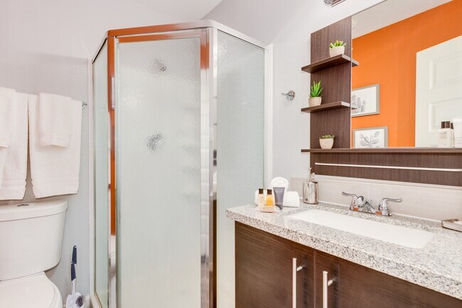 Building Photo - Charming Studio Oasis in the Heart of Temp...