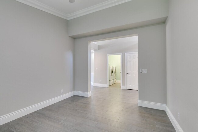 Building Photo - 10002 Long Barrow Ct