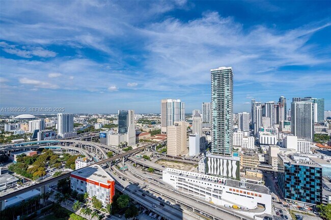 Building Photo - 350 S Miami Ave