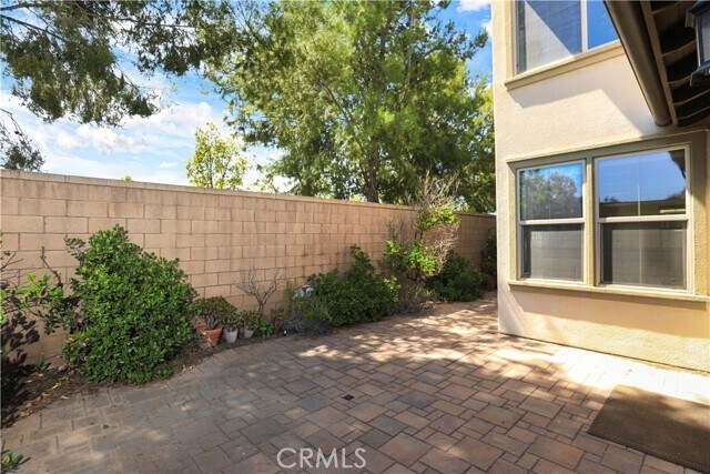 Building Photo - 104 Desert Bloom